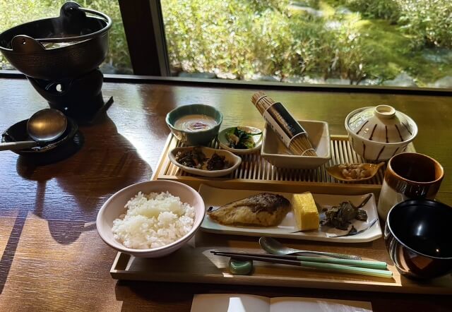 和食は栄養バランスもよく日本人に必要な食事