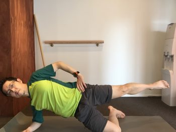 中殿筋を鍛えることで外モモの張りが緩んできます